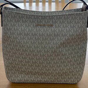 Michael Kors Logo Jet Set Travel Large